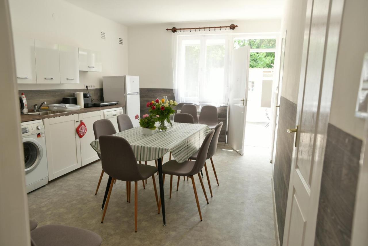 Villabeach 50M From The Beach Fonyód エクステリア 写真